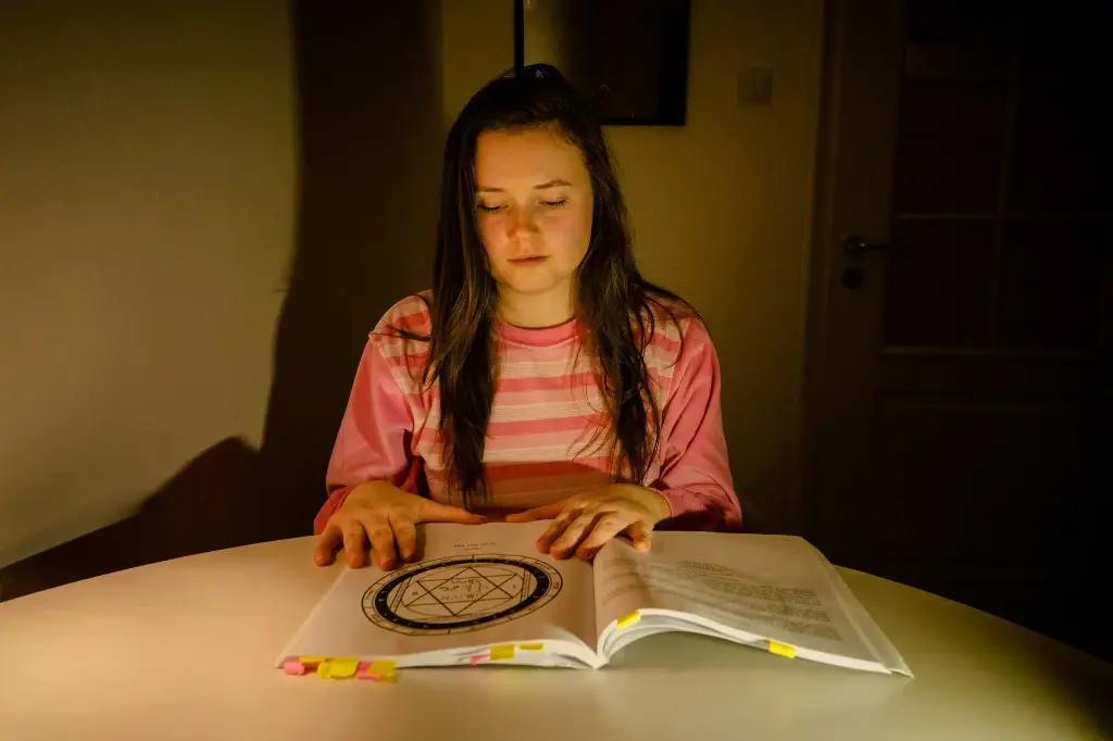 🌟 Archandělský rituál Shem – Brána k naplnění vašeho přání